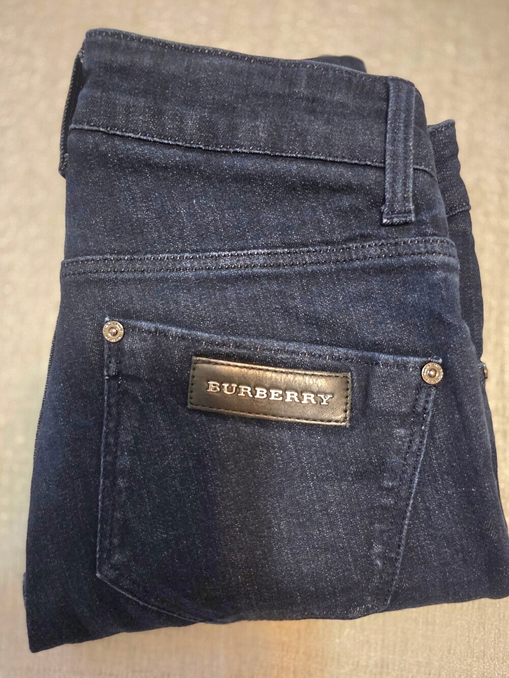 Burberry London Cannington Dark Wash Skinny Leg Jeans Size 27